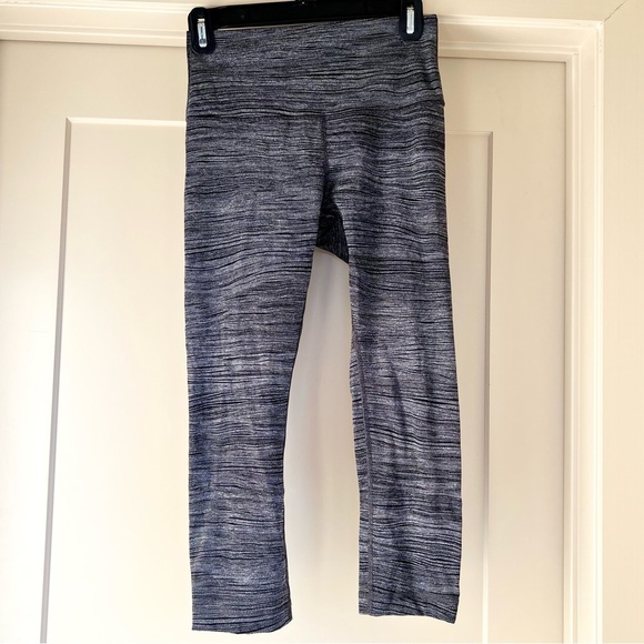 Lululemon crop legging size 6 wavy black gray white - Picture 1 of 5